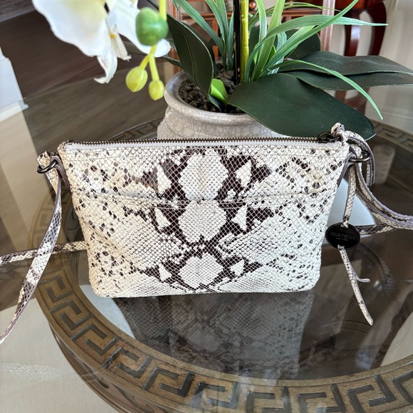 🤎🤍MARGOT NEW YORK LEATHER SNAKESKIN PRINT CROSSBODY BAG! SALE 🤎🤍 SALE - Picture 2 of 9